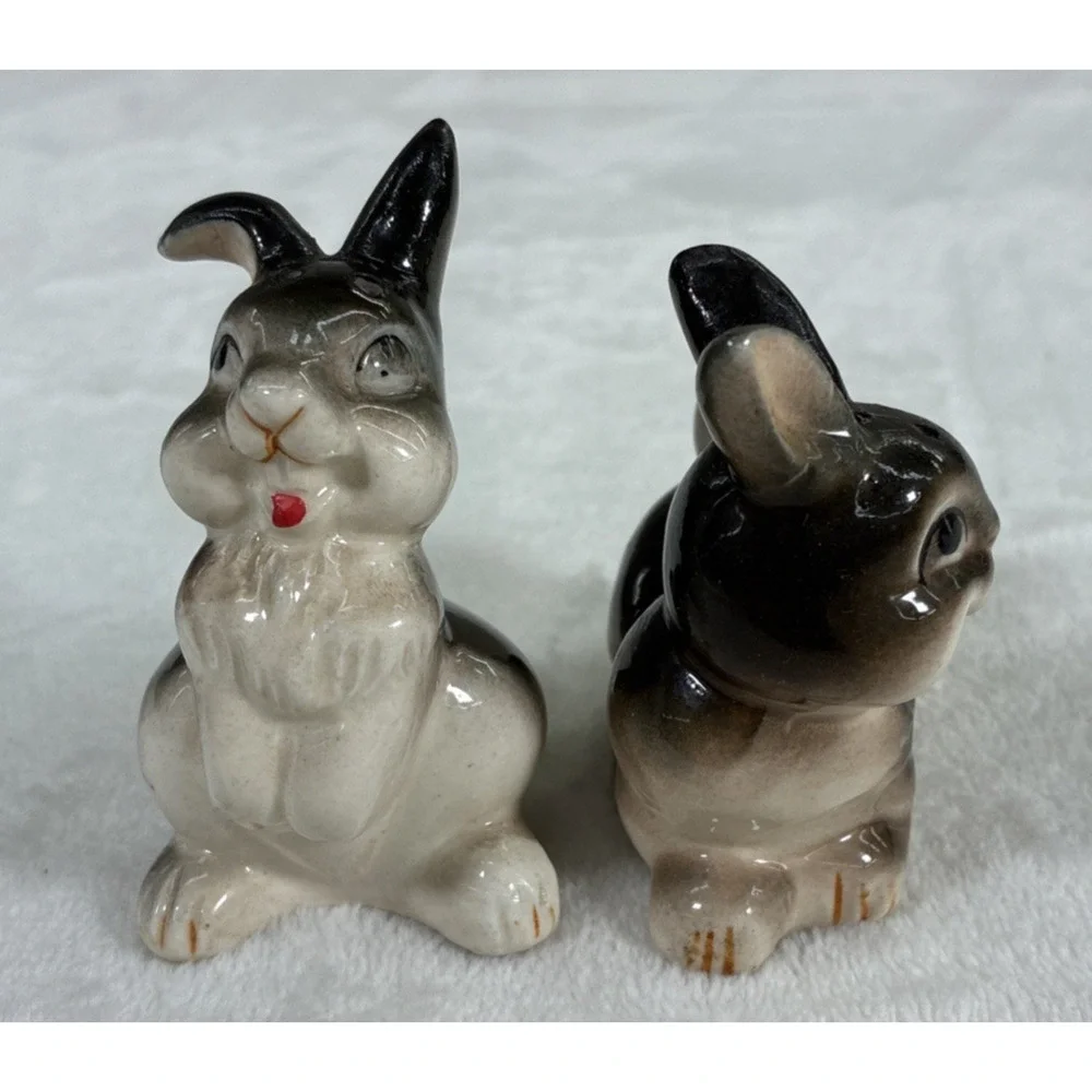 Vtg Thumper Bunny Rabbit Salt & Pepper Shakers Japan MCM Anthropomorphic Chrty